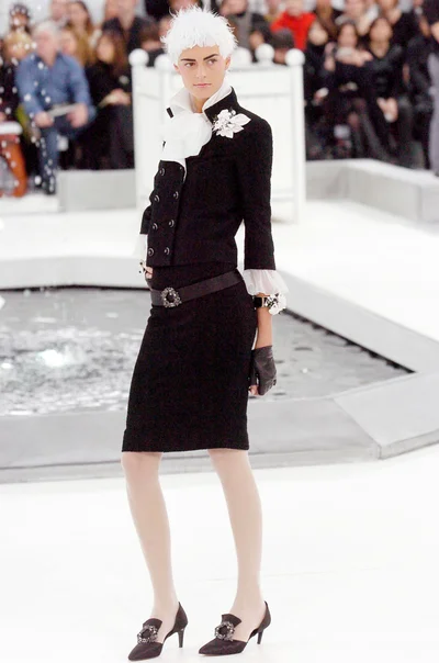 Look 10